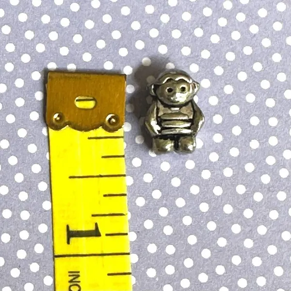 Silver tone boy charm - Image 8