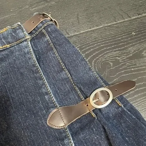 J. Galt Pleated Denim Mini Skirt Dark Wash Buckle Accent Raw Hem Small - Image 2