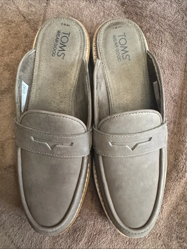 TOMS Cara mule loafers, featuring a slip-on design with a classic penny strap - Image 10