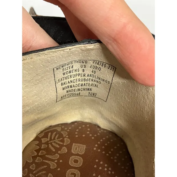 Bogs Memphis Thong Sandals Womens 9 Black Brown Excellent Leather T-Strap Flat‎ - Image 7