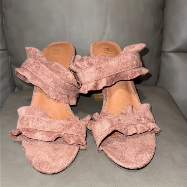 Mi.iM Blush Suede Ruffle Heels Pink Size 6.5 - Image 2