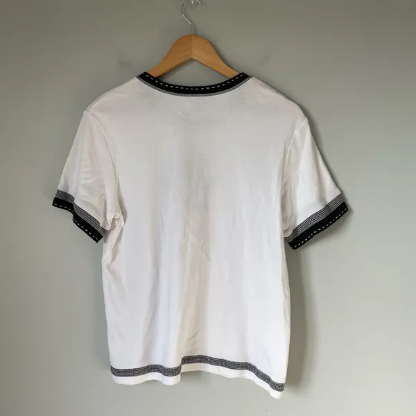 T & Company Vintage Embroidered T-Shirt Top Floral Print 100% Cotton Size Medium - Image 2