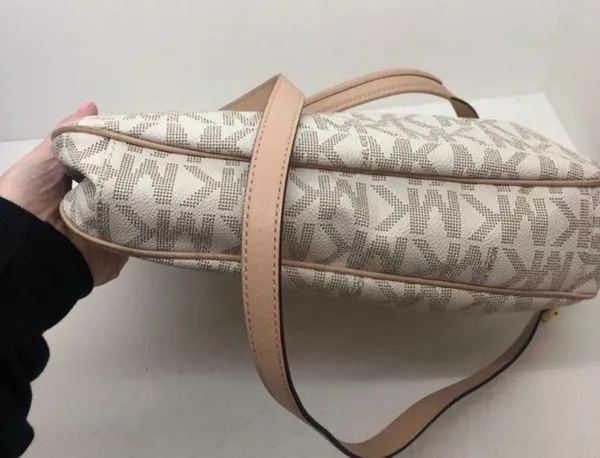 Michael Kors Signature crossbody vanilla purse - Image 3