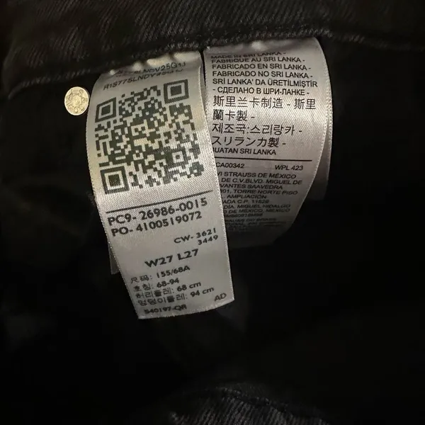 Levi’s high waisted mom jean buttonfly jeans 27 black - Image 3