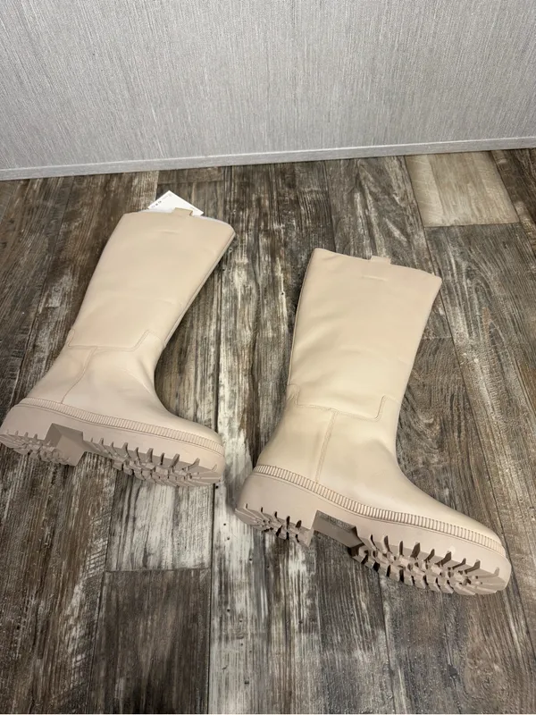 H&M Beige Tall Leathet Chunky Sole Boots Size 10 - Image 13