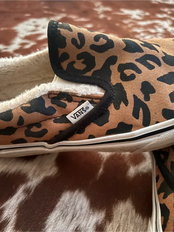 Vans‎ Women's leopard Print Slip-On Sneakers - Brown/Black, fuzzy insole - Image 3