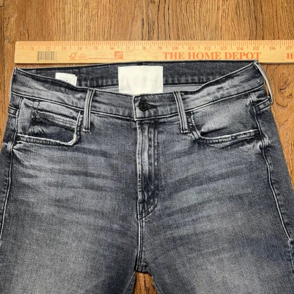 Mother The Flirt Jeans in Hell Yeah! Wash Size 28 Faded Dark Denim Distressed - Image 4