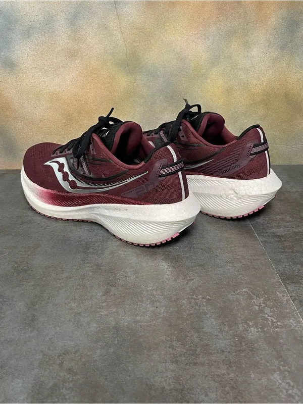 Saucony Triumph 20 Women's Burgundy Running Shoes Size 9 - Image 12