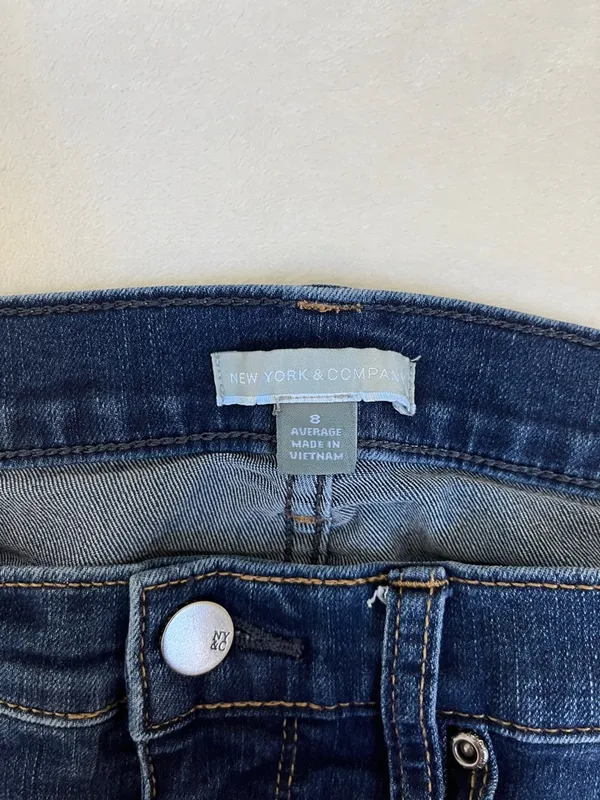 New York & Company Women's Dark Wash Skinny Jeans Size 8 - Image 4