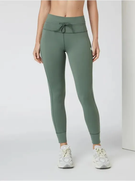 Vuori Daily Leggings + Yosemite Sports Bra Set - Image 4