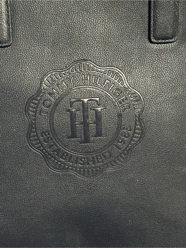 Tommy Hilfiger Dark Blue Embossed Logo Tote Handbag Purse NWT - Image 4