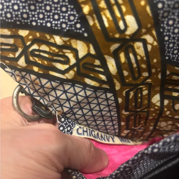 UNIQUE Black,Gold&Red Crossbody.Rectangular BY CHIGENVY-Waxed material.VINTAGE - Image 3