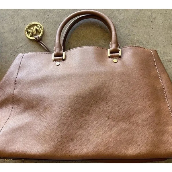 Vintage Michael Kors Women’s Handbag Bag Brown Gold Saffiano Leather Tote - Image 2
