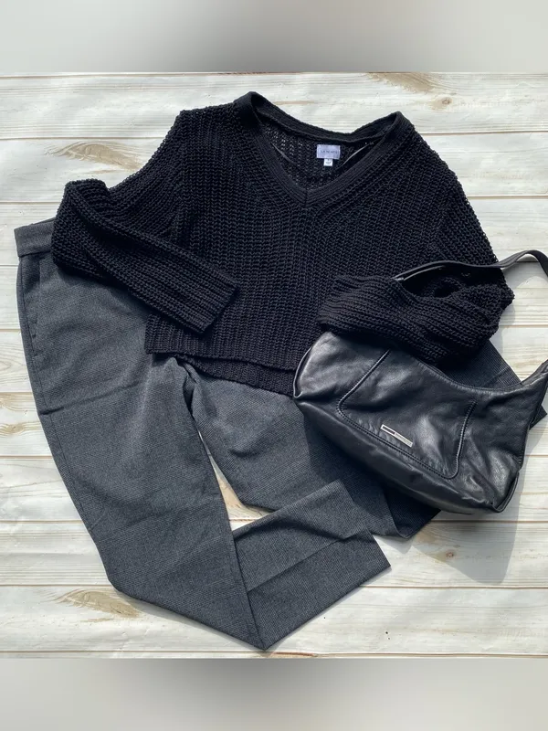 LA Hearts black loose chunky knit v neck cropped sweater fall winter minimalist - Image 7