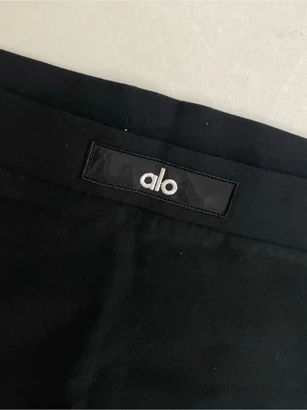 Alo Yoga NWT Alosoft Sincere Micro Shorts Black Size L - Image 9