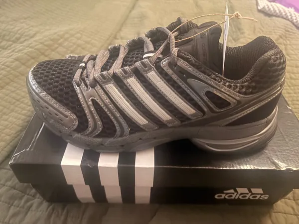 Adidas Adistar Controls Grey and Black Size 7.5Women - Image 3