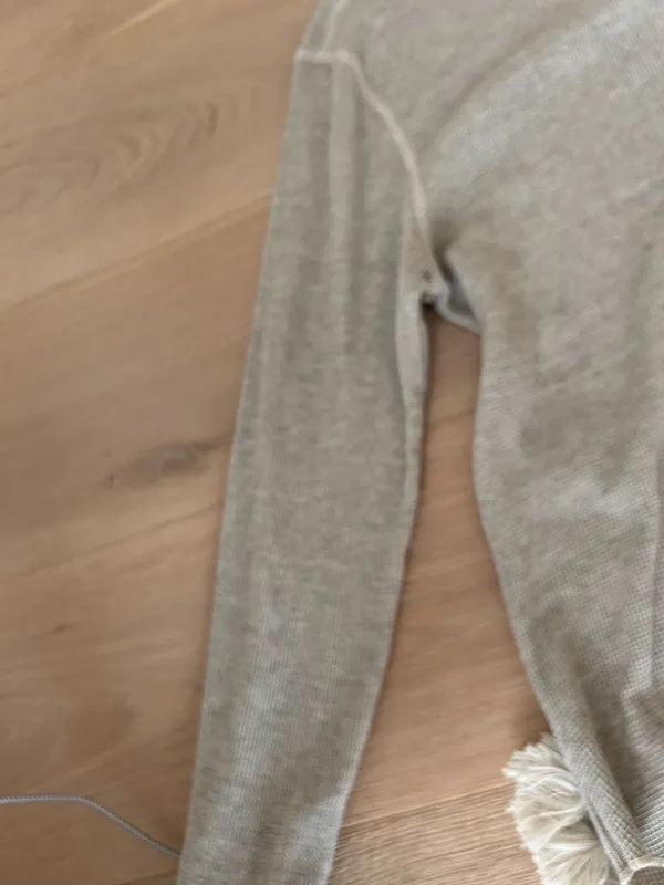 Grey American Eagle Sweater - Image 6