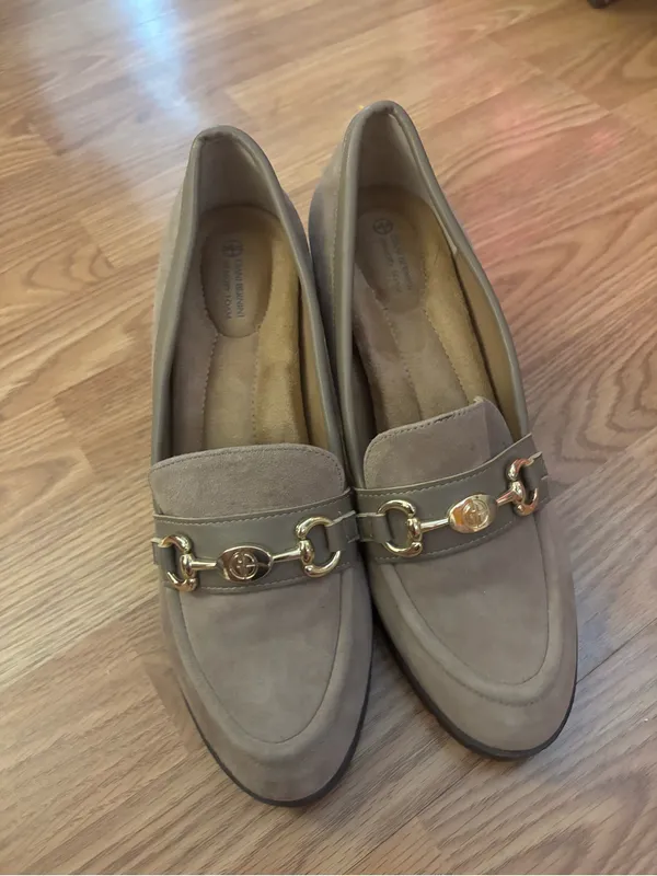 Giani Bernini Taupe Suede Block Heel Loafers Size 8.5M - Image 3