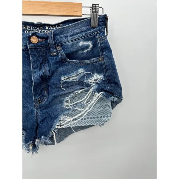 American Eagle Vintage Hi-Rise Festival Blue Distressed Denim Shorts‎ Size 2 - Image 3