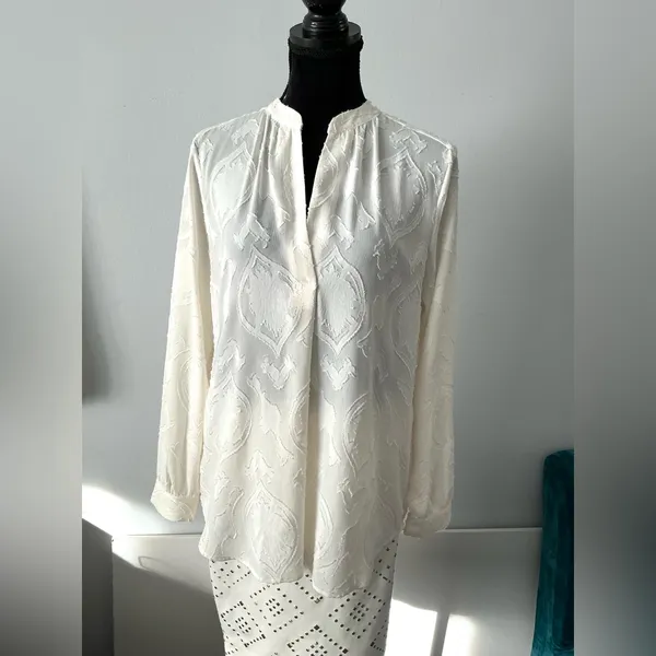 Elegant LOFT blouse🌷🌷 - Image 3