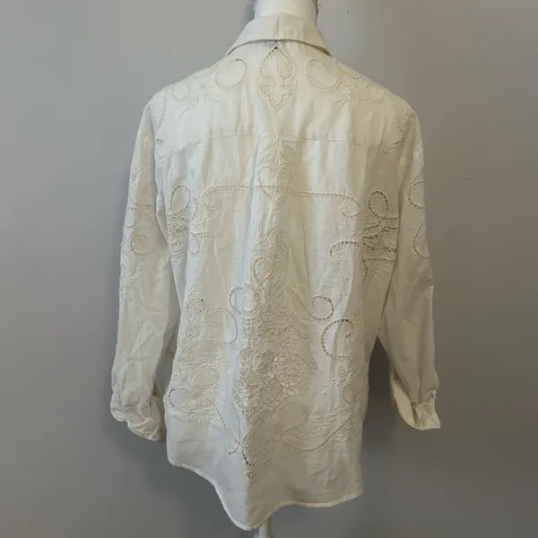 NWT By Anthropologie White Button Up Eyelet Blouse Floral Breezy Spring Size M - Image 8