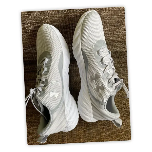 Under Armour Women’s Size 9 Gray Mesh Running Shoes Lace Up NWOT - Image 3