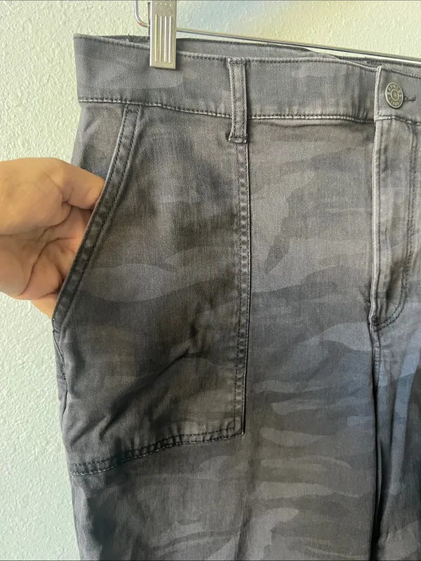 Express Charcoal Camo Utility Joggers - Image 4