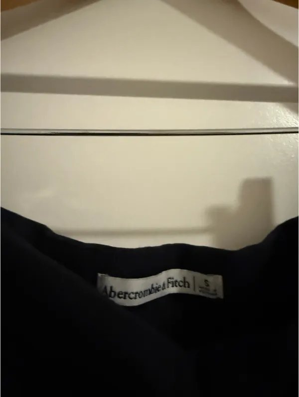 Abercrombie Mid-Rise Pleated Skort - Image 2
