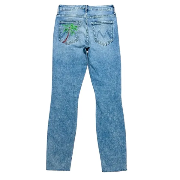 MOTHER High waisted Looker ankle fray jeans size 26 - Image 4