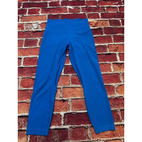 Lululemon leggings a size 8 - Image 3