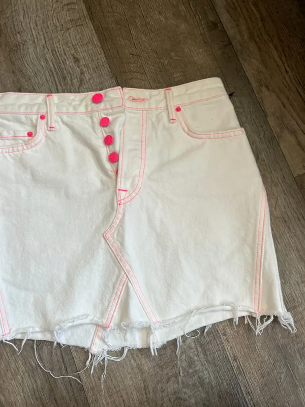 Grlfrnd white‎ jean shorts size 26 - Image 2