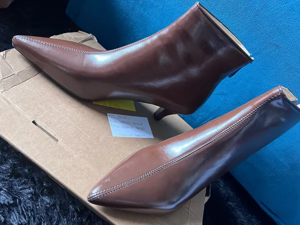 Brown Faux Leather Pointed Toe Kitten Heel Ankle Boots US 8.5 EU 39 New - Image 3