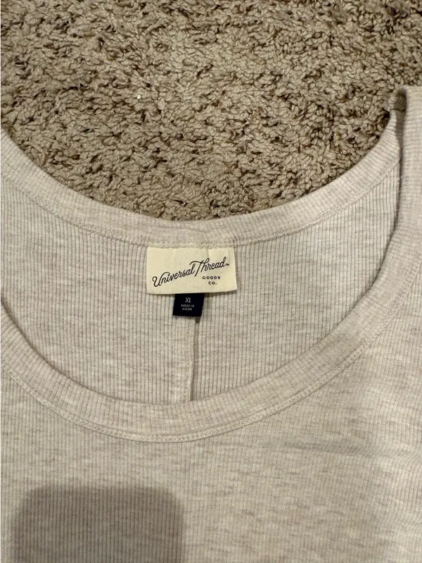 Universal Threads Long Sleeve Top - Image 3