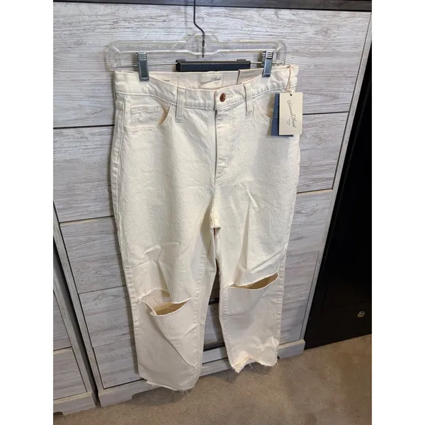 Universal Threads Women Vintage Straight Jeans Off-White Distressed Knee 6/28R - Image 4