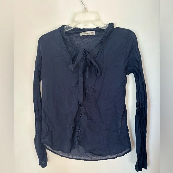 Abercrombie & Fitch Cotton Voile Bow Tie Button Down Top Medium Navy - Image 8