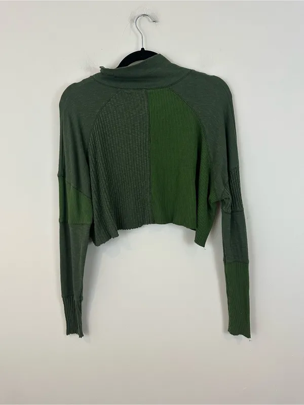 Urban Outfitters BDG Tabby Thermal Henley Cropped Top Green Size Medium - Image 5