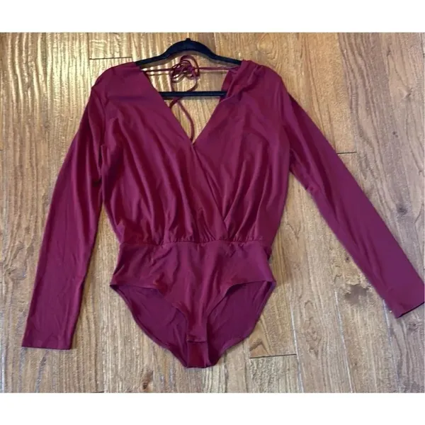 Bcbg Generation burgundy wrap bodysuit top M Red Size M - Image 11