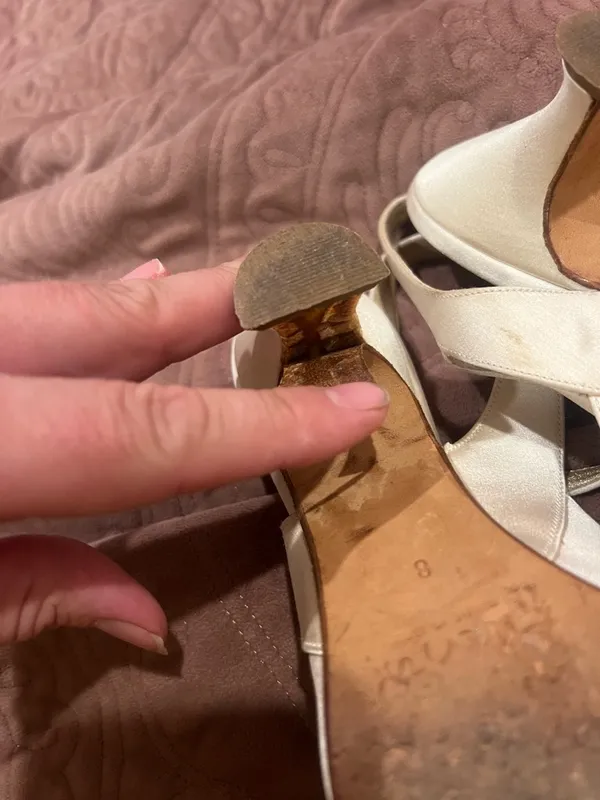 Pointed Slingback Heels in Light Cream with Adjustable Strap Size 8 - Image 5