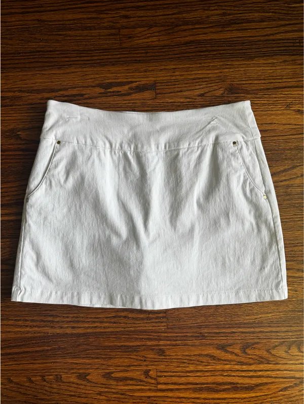 White Mini Skirt Size 4 petite - Image 2