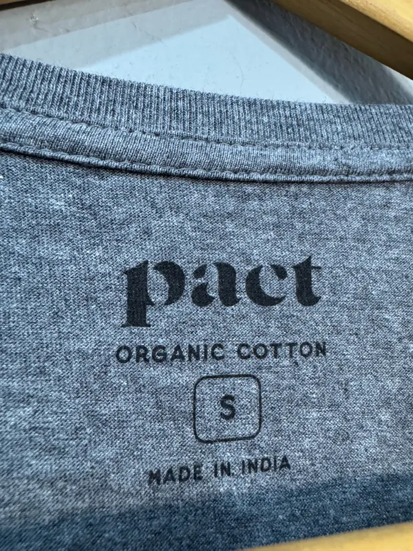 Gray Pact V-Neck Organic Cotton S/S Tee Size S NWOT - Image 5
