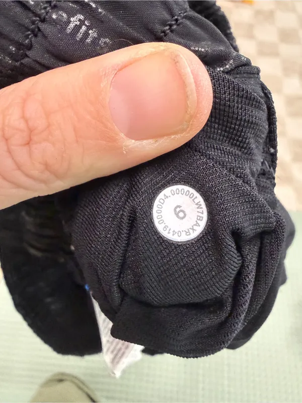 Lululemon Hotty Hot‎ Short II *2.5" Manifesto size 6 - Image 6