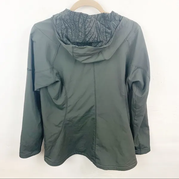 Columbia Women’s Medium Grey Omni Shield Athletic Performance‎ Jacket - Image 7