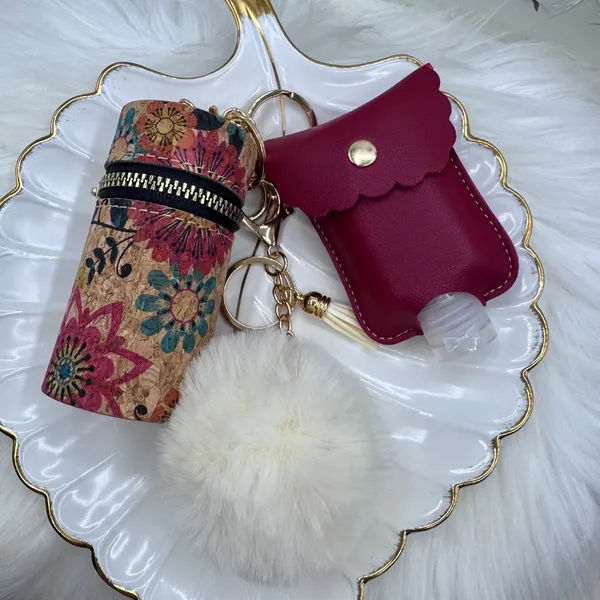 Vintage Floral Patterned Women's Coin Purse or Bag Charm Accessory - Image 3