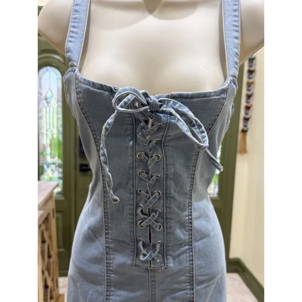 Jolie & Joy light wash denim mini dress size M - Image 3
