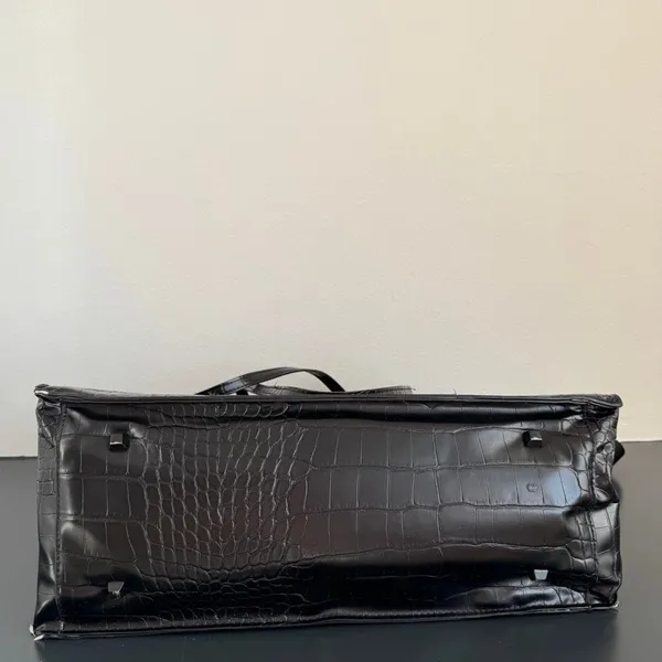 BEIS Large Work Tote Black Crocodile 14.5” x 11” Vegan Leather Zip Closure - Image 9