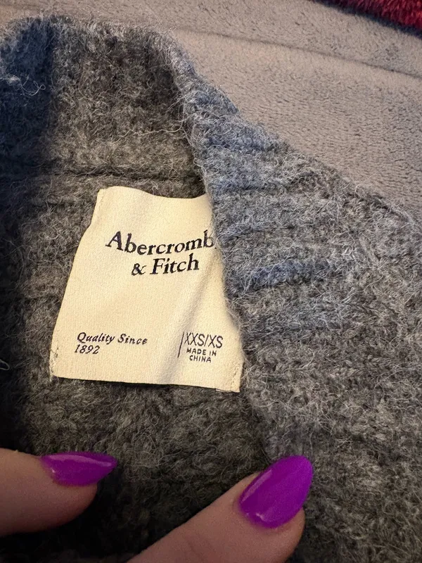 Abercrombie Sweater Women’s - Image 2
