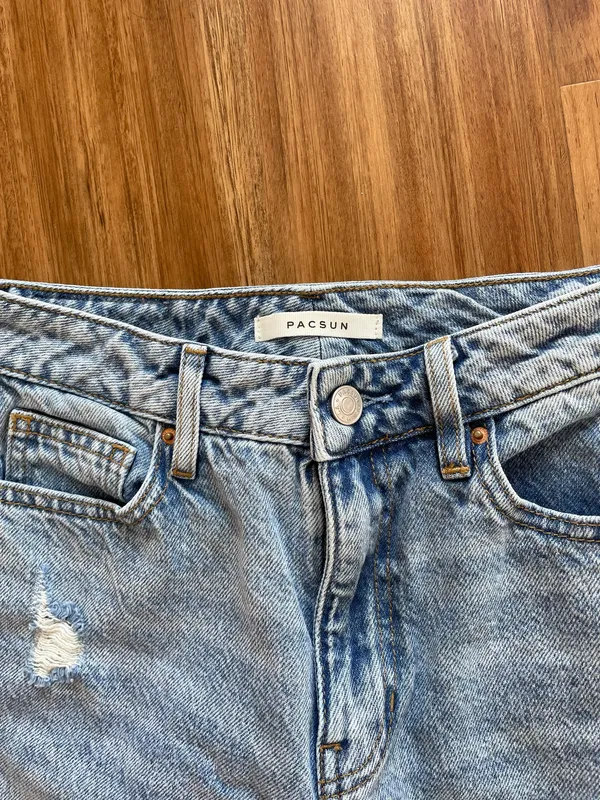 PacSun Mom High-Waisted Jeans - Image 2