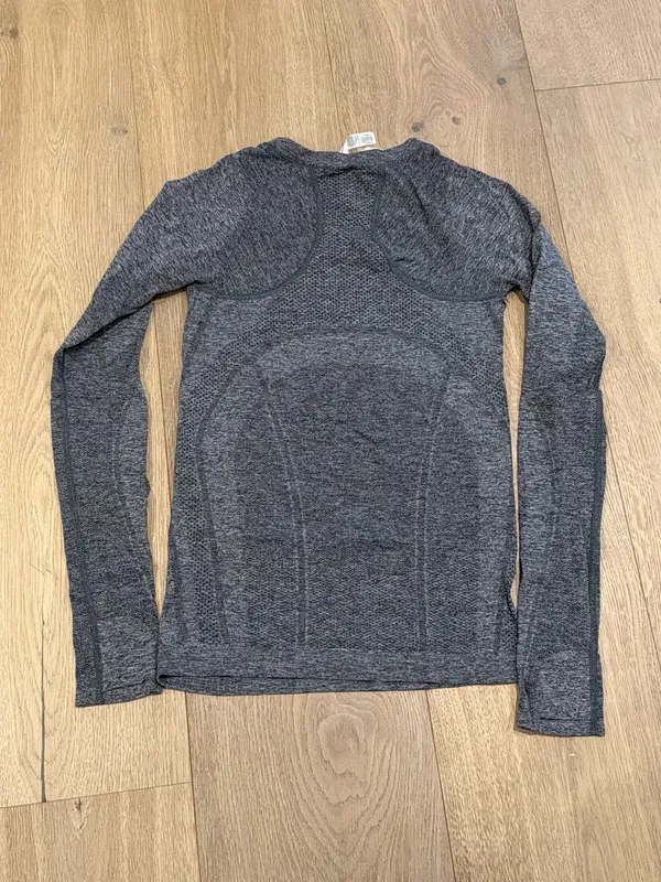 Athleta Grey Blue Long Sleeve - Image 2