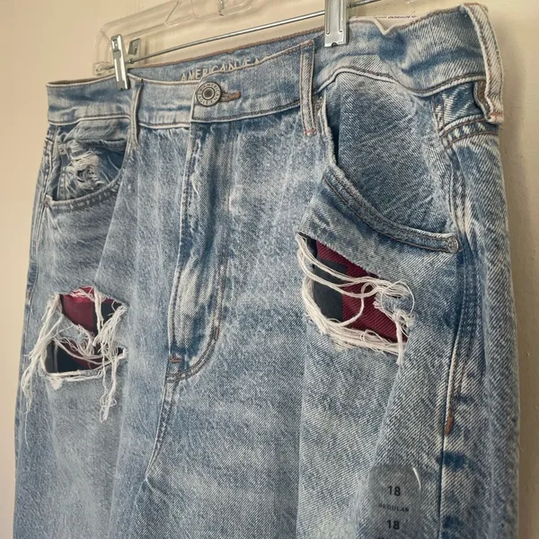 NWT American Eagle Highest Rise 90's Boyfriend Distressed Blue Jeans Plus Sz 18R - Image 6