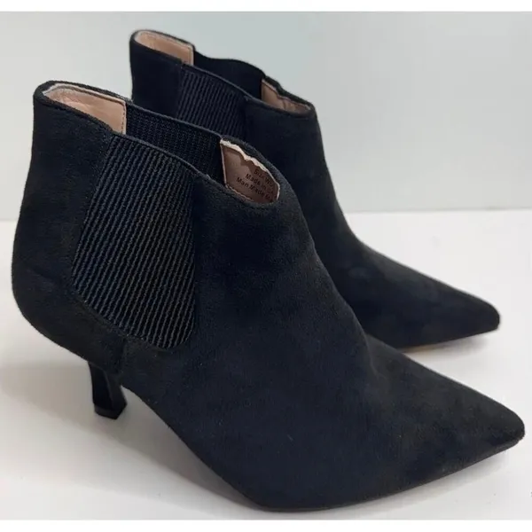 Journee‎ Chelsea Black Pointed Toe Kitten Heel Ankle Boots Booties Size 6 WIDE - Image 3